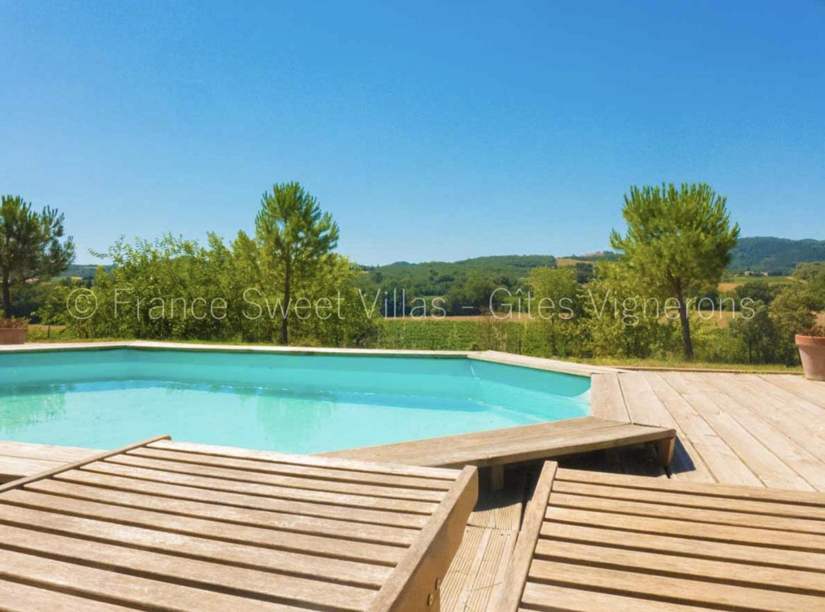 Suite Ou Chambre Privee A La Forge Des Cypres Loupia Exterior photo